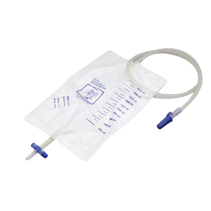 Urine bag with sampling port